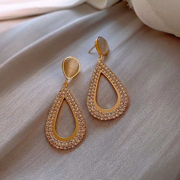 Water Drop Earrings - Picture 4 of 4